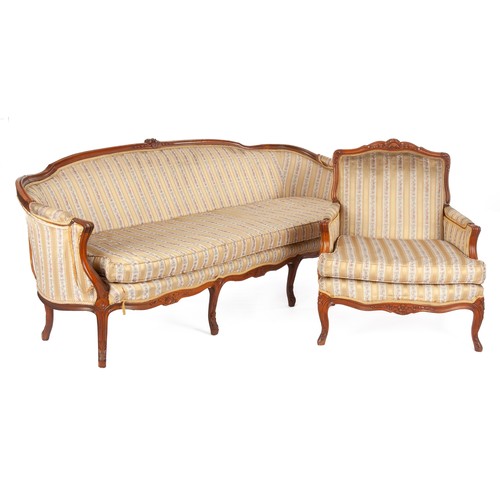 883 - A FRENCH MAHOGANY THREE SEATER SETTEE AND TWO ASSOCIATED ARMCHAIRS, EARLY 20TH CENTURY