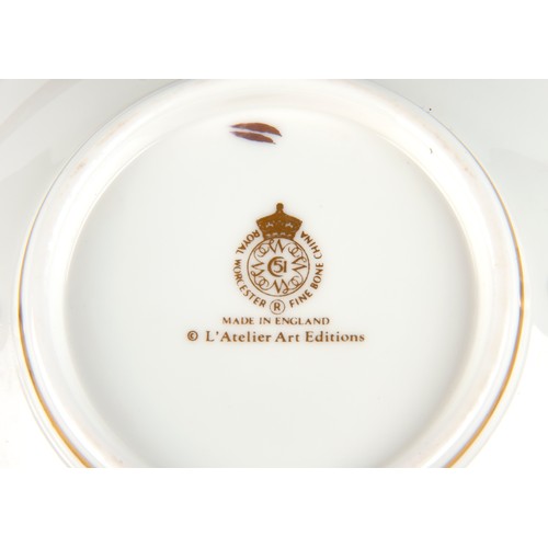 576 - A ROYAL WORCESTER L'ATALIER ART EDITIONS DINNER SERVICE. MODERN