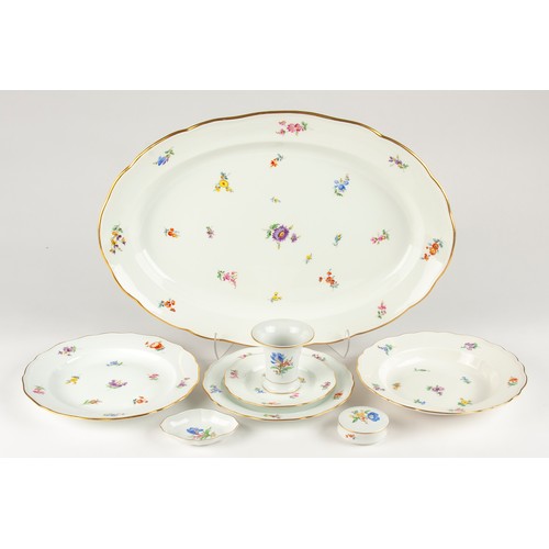 562 - AN ASSORTED COLLECTION OF MEISSEN 'STREWN FLOWER' WARES