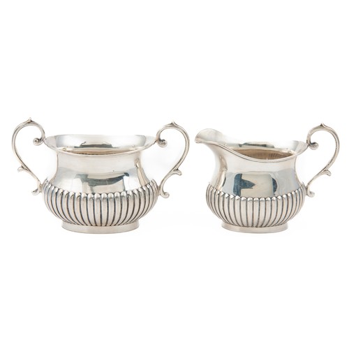 325 - A VICTORIAN SILVER MILK JUG AND SUGAR BASIN, ALEXANDER CLARK & CO LTD, BIRMINGHAM, 1899