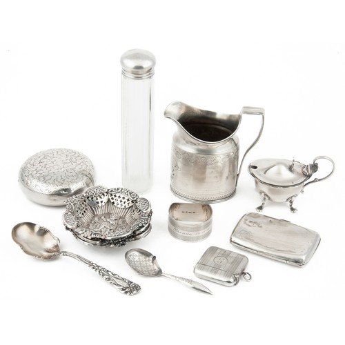 400 - A MISCELLANEOUS COLLECTION OF SILVER ITEMS