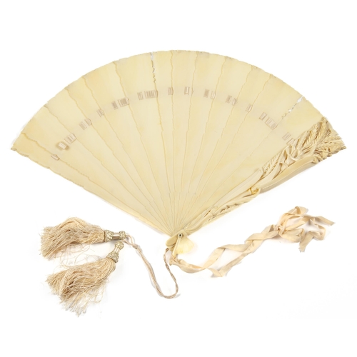 71 - A BONE FAN , 1930S