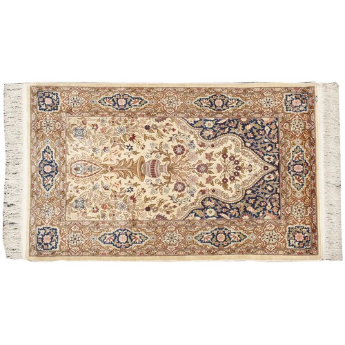 823 - A SILK HEREKE, TURKEY, MODERN