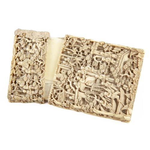 534 - A CHINESE CANTON CARVED MARINE TUSK CARD CASE AND COVER, QING DYNASTY, 19TH CENTURY