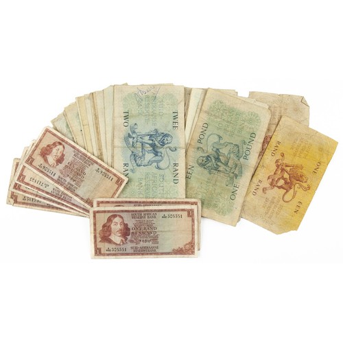 81 - A MISCELLANEOUS COLLECTION OF OLD SOUTH AFRICAN BANKNOTES