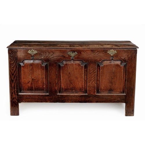 41 - AN OAK CHEST, 18TH CENTURY