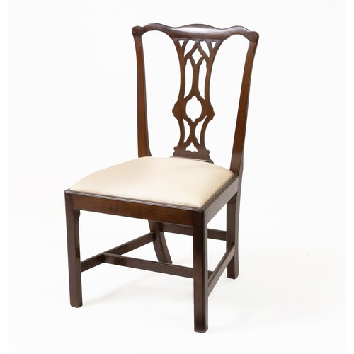 69 - A GEORGE III MAHOGANY SIDE CHAIR