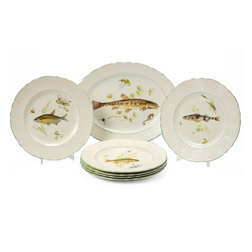 168 - AN OLDE ENGLISH IRONSTONE FISH SET