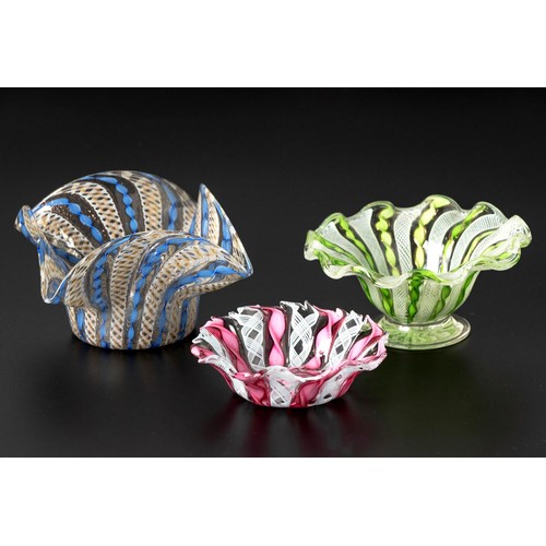 252 - THREE SMALL MURANO FILIGREE RIBBON GLASS BOWLS