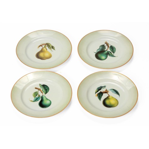 303 - A SET OF EIGHT FRUIT PLATES