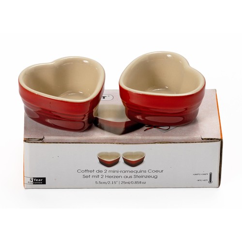 375 - A PAIR OF LE CREUSET MINI HEART-SHAPED RAMEKINS, RED