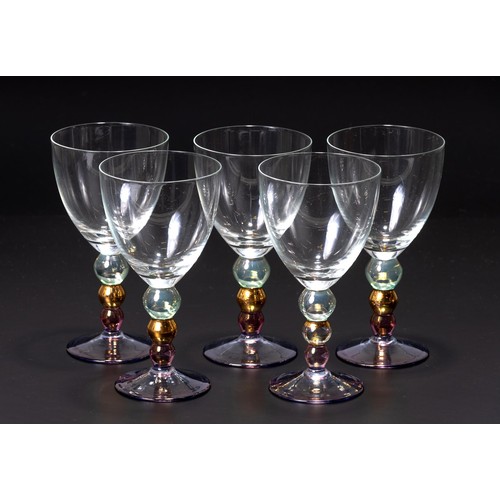 391 - A SET OF FIVE WINE GLASSES