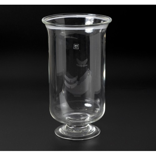 395 - A TALL CLEAR GLASS FOOTED VASE, IVV,