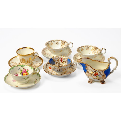 418 - AN ASSORTED COLLECTION OF PORCELAIN TEACUPS AND SAUCERS, EARLY 20TH CENTURY