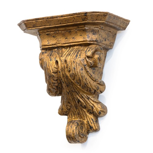 516 - A GILTWOOD WALL BRACKET