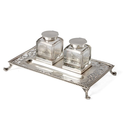 578 - A GEORGE V SILVER INKWELL, WALKER AND HALL, SHEFFIELD, 1915