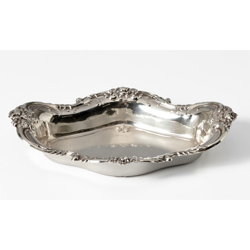 588 - AN AMERICAN SILVER SWEET DISH, WALLACE SILVERSMITH INC, 19TH CENTURY