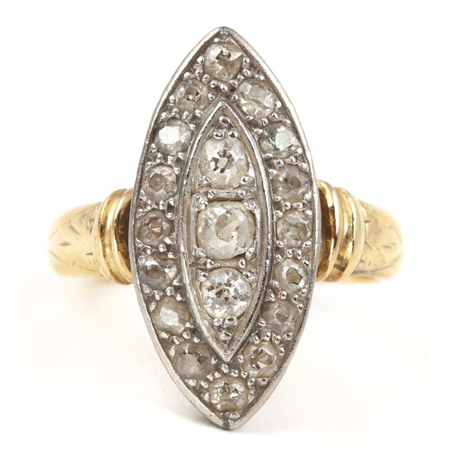 29 - A DIAMOND DRESS RING, LONDON, 1900
