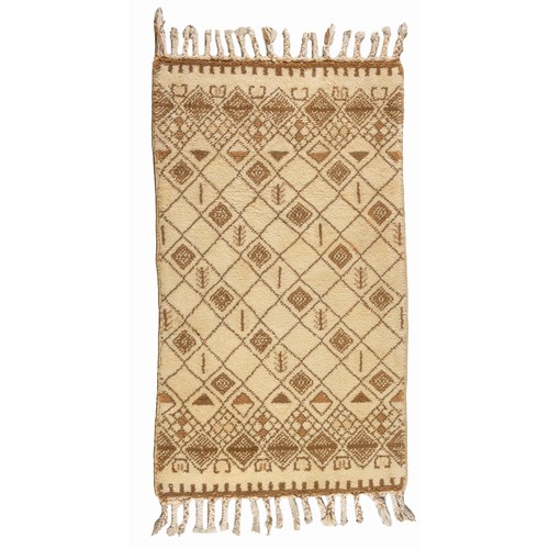 93 - A MOROCCAN RUG 157 by 92cm