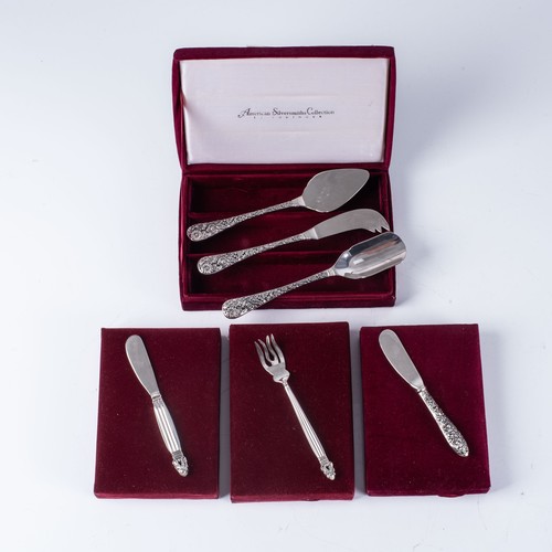 822 - A COLLECTION OF AMERICAN SILVER PLATE CUTLERY