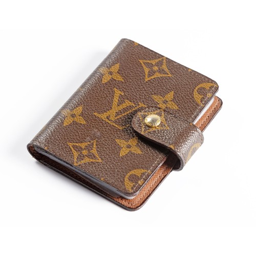 302 - A LOUIS VUITTON CARD HOLDER WALLET