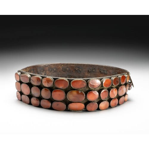 624 - A BALKAN CARNELIAN-SET OTTOMAN 