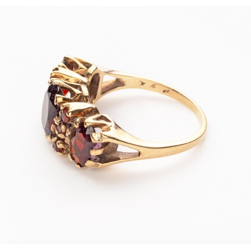 903 - A GARNET RING