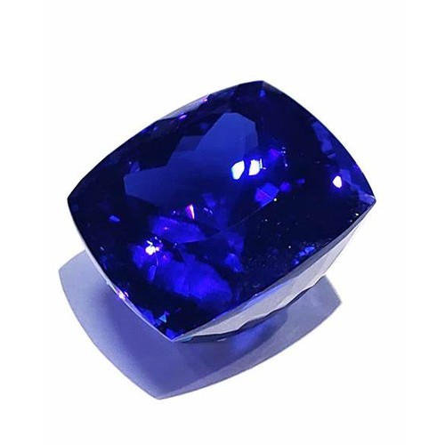 822 - A CERTIFIED CUSHION-CUT TANZANITE, 5.505 CARATS