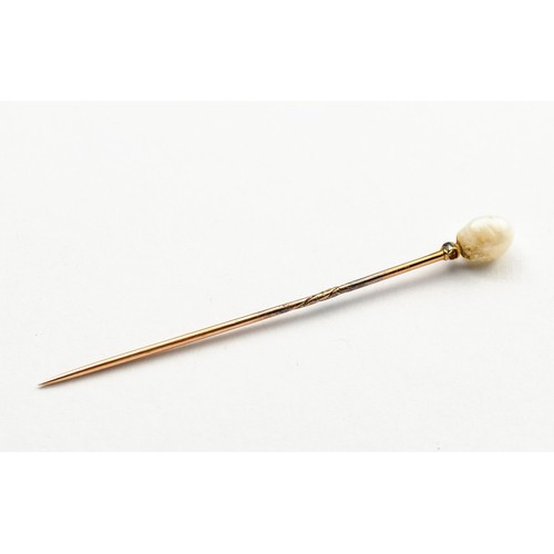 833 - A CASED PEARL AND DIAMOND STICK PIN