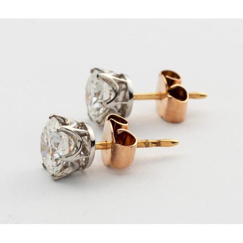 862 - A PAIR OF DIAMOND EARSTUDS