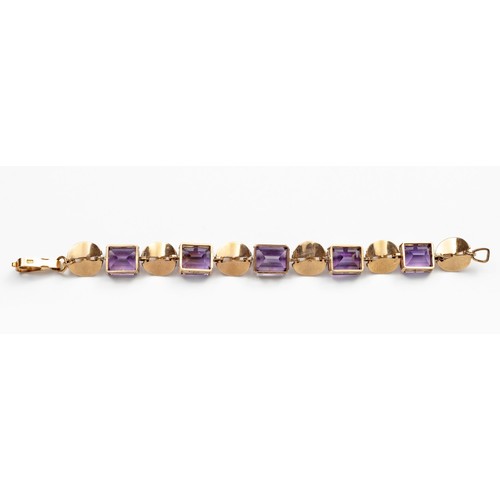 896 - AN AMETHYST AND PEARL BRACELET