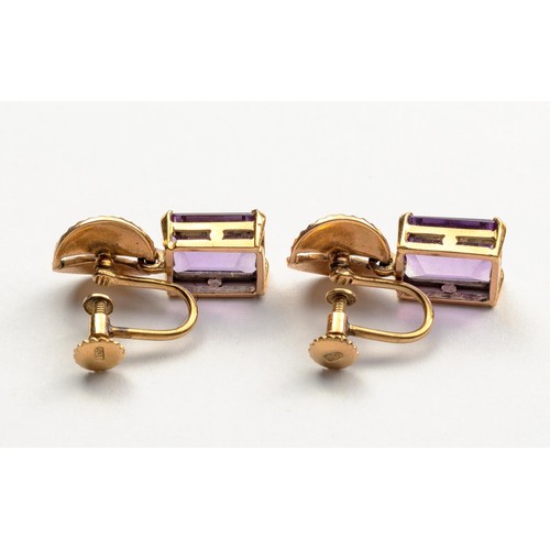 897 - A PAIR OF AMETHYST AND PEARL SCREW-ON EARRINGS