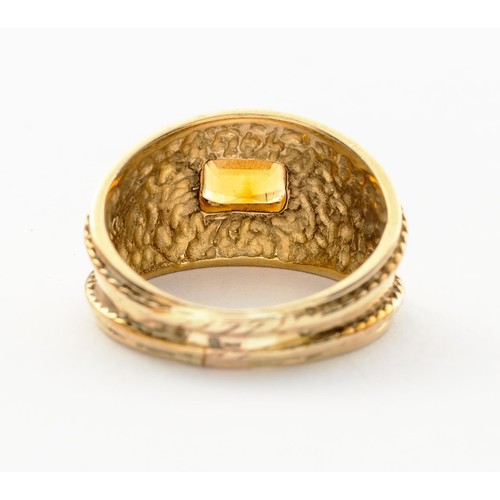 900 - A CITRINE RING