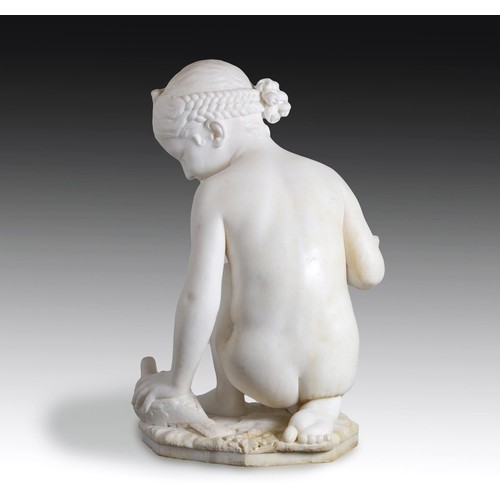 572 - AN ITALIAN WHITE MARBLE SCULPTURE OF A YOUNG GIRL WITH A DOVE, 18TH CENTURY