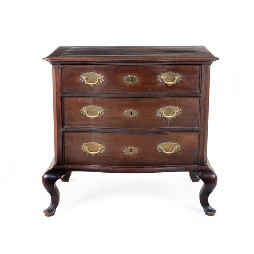 224 - A CAPE STINKWOOD CHEST OF DRAWERS