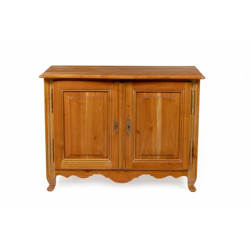 259 - A FRENCH OAK LOW CUPBOARD, MANUFACTURED BY PIERRE CRONJE