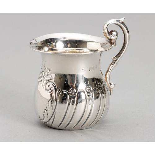 1041 - A GEORGE V SILVER MILK JUG, J AND R GRIFFIN, CHESTER, 1912