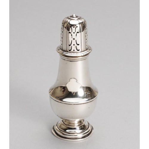 1038 - AN EDWARD VII SILVER SUGAR CASTER, WILLIAM HUTTON AND SONS LTD, LONDON, 1909