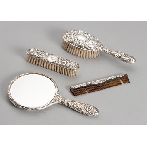 1071 - AN ELIZABETH II SILVER DRESSING SET, W I BROADWAY AND CO, SHEFFIELD, 1980