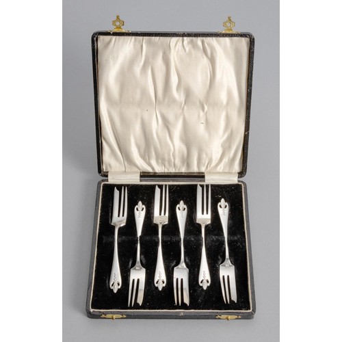 1045 - A GEORGE VI CASED SET OF SIX SILVER CAKE FORKS, CHARLES WILKES, BIRMINGHAM, 1914