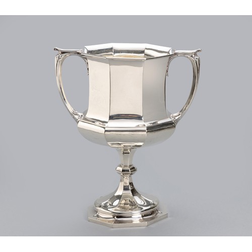 1055 - A GEORGE V SILVER PRESENTATION TROPHY, HARRISON BROTHERS AND HOWSON, SHEFFIELD, 1927