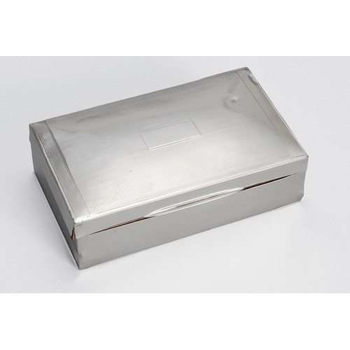 1061 - A GEORGE V SILVER CIGAR BOX, JOSEPH GLOSTER, BIRMINGHAM, 1935