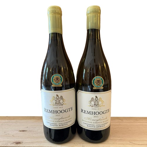 766 - 2011 Remhoogte Honeybunch Chenin Blanc (750ml) x 2 bottles - Provenance: Restaurant Mosaic Wine Cell... 