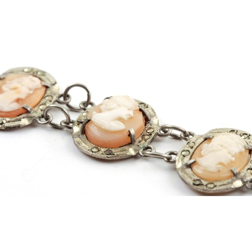 1748 - A SILVER CAMEO BRACELET