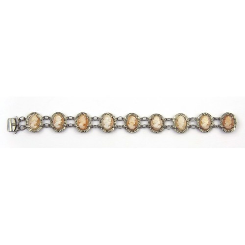 1748 - A SILVER CAMEO BRACELET