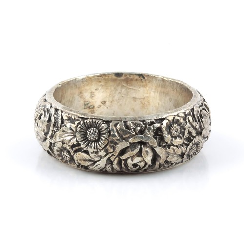 1746 - A SILVER BANGLE