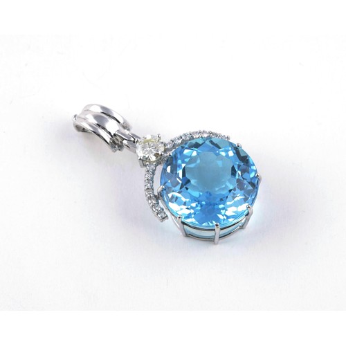 1741 - A SILVER GEMSTONE PENDANT