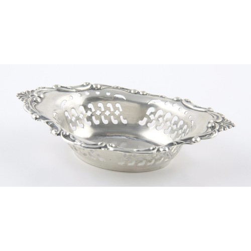 135 - A GEORGE V SILVER BON BON DISH, HENRY MATHEWS, BIRMINGHAM, 1912