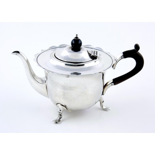 138 - A GEORGE V SILVER TEAPOT, MAPPIN & WEB, SHEFFIELD, 1912