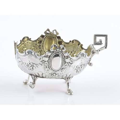 302 - A MINIATURE SILVER SAUCE BOAT, MARKS RUBBED